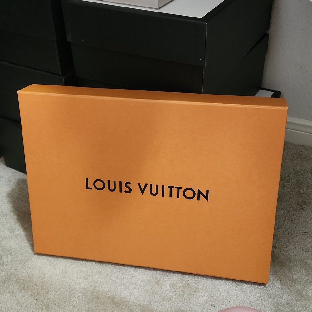 The box is ideal for storing small gifts, shoes, or even serving as decorative.